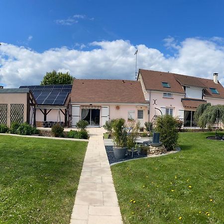 Une Parenthese Fleurie La Heuniere Esterno foto